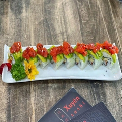 Maguro Nihon Spicy Avocado Roll