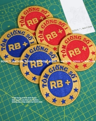 Patch thêu hình ôm viền Tôm Giống Mẫu 2 theo yêu cầu