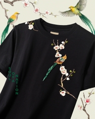 Áo Thun Thêu Ruy Băng Thủ Công - Tiên Điểu Thưởng Mai