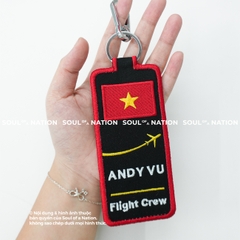 Móc khoá thêu hình ôm viền Flight Crew theo yêu cầu