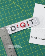 Patch thêu hình ôm viền DIQIT theo yêu cầu