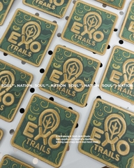 Patch thêu hình ôm viền EXO TRAILS theo yêu cầu
