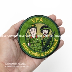 Patch thêu hình tròn Hai Người Lính theo yêu cầu