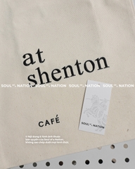 Dự án Túi tote thêu theo yêu cầu At Shenton Café
