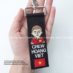 Móc khoá thêu hình ôm viền Tiếp viên hàng không nam VJ theo yêu cầu