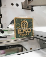 Patch thêu hình ôm viền EXO TRAILS theo yêu cầu