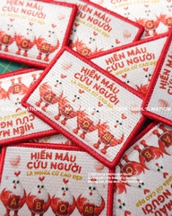 Patch thêu nhuộm màu chỉ hình chữ nhật Hiến Máu Cứu Người theo yêu cầu