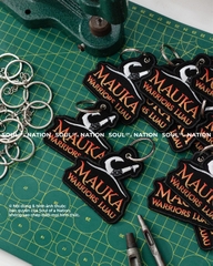 Móc khoá thêu gradient hình ôm viền Mauka Warriors Luau theo yêu cầu