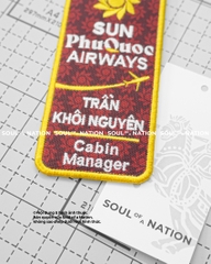 Móc khoá thêu hình ôm viền Tiếp viên hàng không SPA Cabin Manager theo yêu cầu