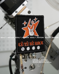 Patch thêu hình ôm viền CÊ TÊ BÊ ROCK theo yêu cầu