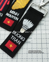 Móc khoá thêu hình ôm viền Cầu lông, Bánh mì, Áo thể thao theo yêu cầu