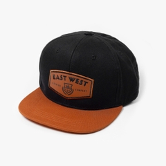Dự án Nón snapback đồng phục patch da kết hợp thêu & in East West Brewing theo yêu cầu