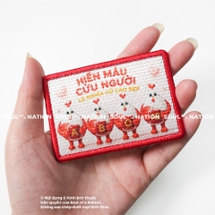 Patch thêu nhuộm màu chỉ hình chữ nhật Hiến Máu Cứu Người theo yêu cầu