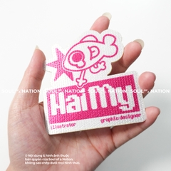 Patch thêu nhuộm màu chỉ hình ôm viền Hai My theo yêu cầu
