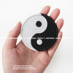 Patch thêu hình ôm viền Thái cực theo yêu cầu