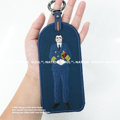 Móc khoá thêu hình ôm viền Chân dung Cơ Trưởng hãng hàng không VJ theo yêu cầu