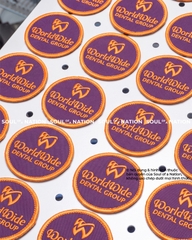 Patch thêu hình tròn World Wide Dental theo yêu cầu