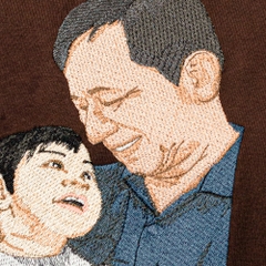 Dự án Áo thun thêu chân dung gia đình: Ông & cháu.