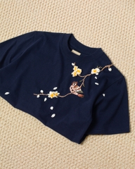 Áo Thun Thêu Ruy Băng Thủ Công - Chim Sẻ Nhành Mai 2025