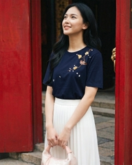 Áo Thun Thêu Ruy Băng Thủ Công - Chim Sẻ Nhành Mai 2025