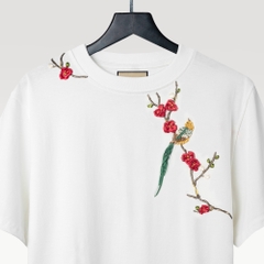 Áo Thun Thêu Ruy Băng Thủ Công - Tiên Điểu Thưởng Đào