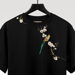 Áo Thun Thêu Ruy Băng Thủ Công - Tiên Điểu Thưởng Mai