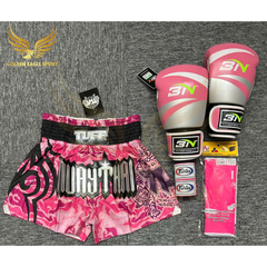 COMBO TẬP BOXING CƠ BẢN GĂNG BOXING + BĂNG ĐA + QUẦN MUAY + TẤT BẢO VỆ - Hồng
