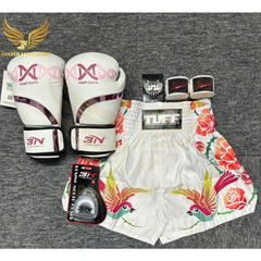 COMBO TẬP BOXING CƠ BẢN GĂNG BOXING + BĂNG ĐA + QUẦN MUAY + TẤT BẢO VỆ - TRẮNG