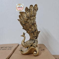 Bình cắm lông công phong thủy hình chim công trang trí nhà cửa