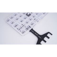 Dụng cụ hỗ trợ lắp switch Geon Plate Fork