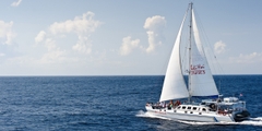 Khám phá đảo Lembongan bằng du thuyền Beach Club Cruise