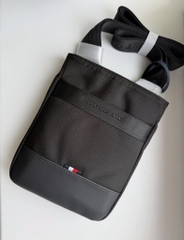 Túi Tommy Hilfiger Nylon Travel Mini Crossover Black AM13473 001