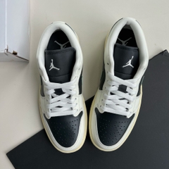 Jordan 1 Low Jade Smoke DC0774 001