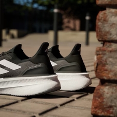 Ultraboost 5X Core Black IH3110