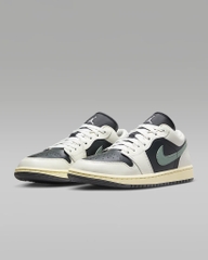Jordan 1 Low Jade Smoke DC0774 001