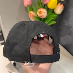 Nón Lưỡi Trai Tommy Hilfiger Logo Patch Baseball Cap Black XM04779 001
