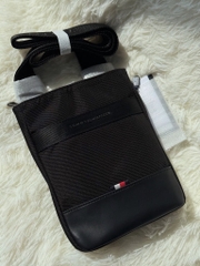 Túi Tommy Hilfiger Nylon Travel Mini Crossover Black AM13473 001