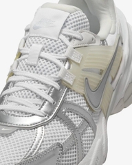 Nike V2K Run ‘Metallic Silver’ FD0736 104