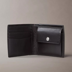 Ví Calvin Klein Monogram Logo Slim Bifold Wallet Black + Airpods Case Gift Set 4G1015G 001