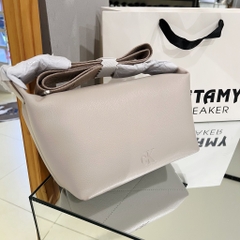 Túi Calvin Klein Ultralight Shoulder Bag Beige 4K3131G 230