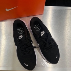 Nike Revolution 8 Wide Black White HQ1996 001