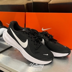 Nike Revolution 8 Wide Black White HQ1996 001