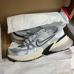 Nike V2K Run ‘Summit White Metallic Silver’ FD0736 100