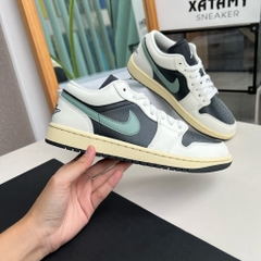 Jordan 1 Low Jade Smoke DC0774 001