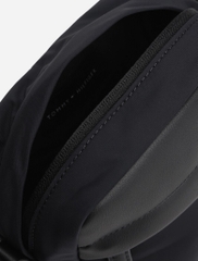 Túi Tommy Hilfiger Nylon Mini Reporter Black AM13618 001