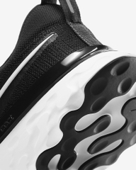 React Infinity Run FK2 Black White CT2357 002