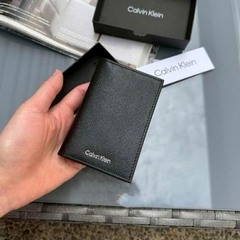 Ví Calvin Klein Refined Saffiano Compact Bifold Wallet Black 4D1015G 001