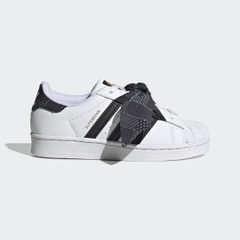 Superstar White Bow Black Q47379