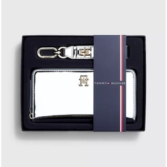 Ví  Tommy Hilfiger Logo Shimmer Wallet Wristlet Metallic Silver AW15658 970
