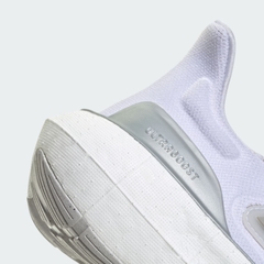 Ultraboost Light Silver Metallic IG8279